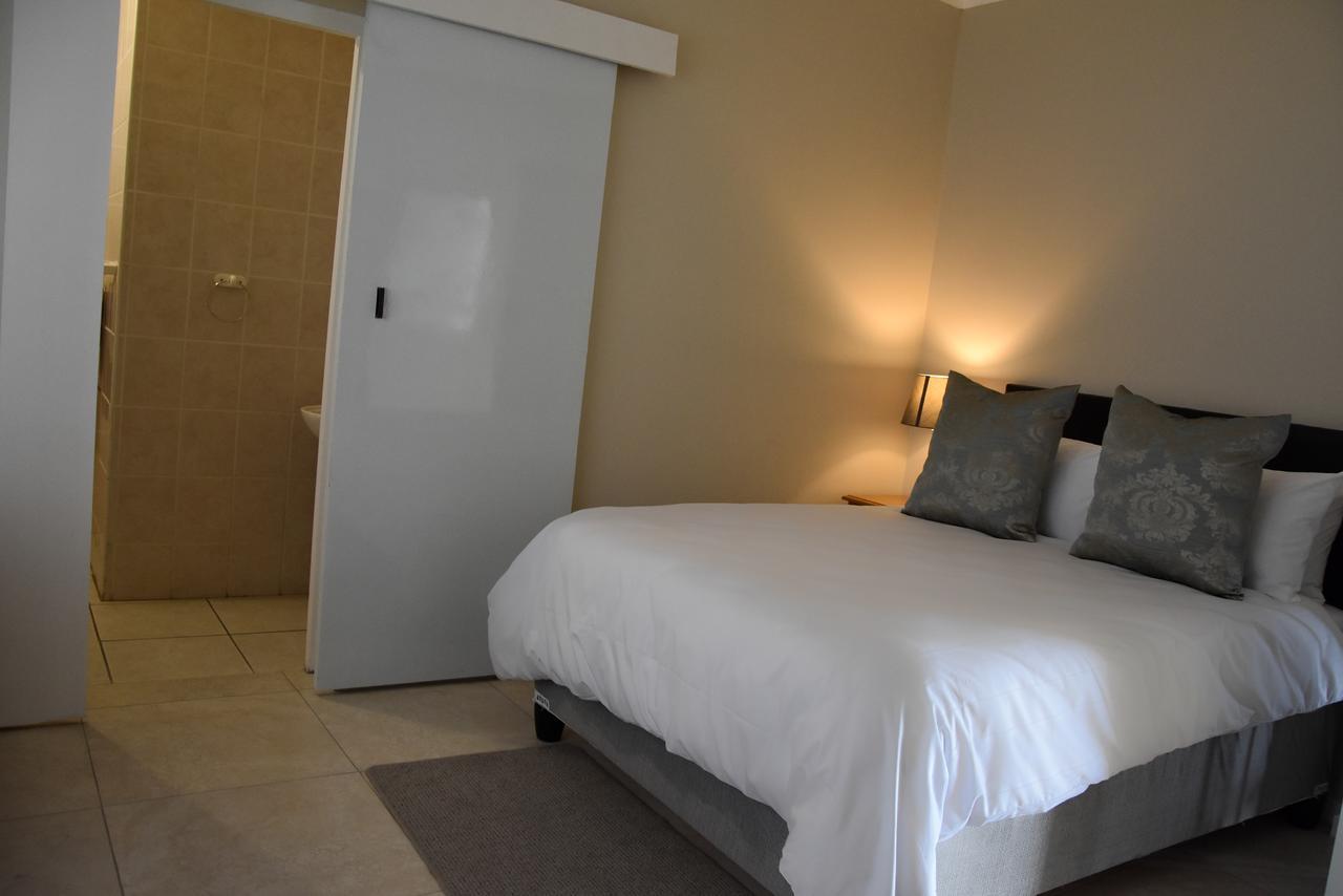 34Onlincoln Guesthouse Белвил Екстериор снимка