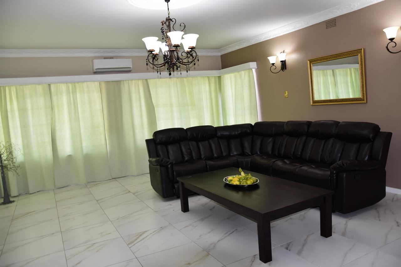34Onlincoln Guesthouse Белвил Екстериор снимка